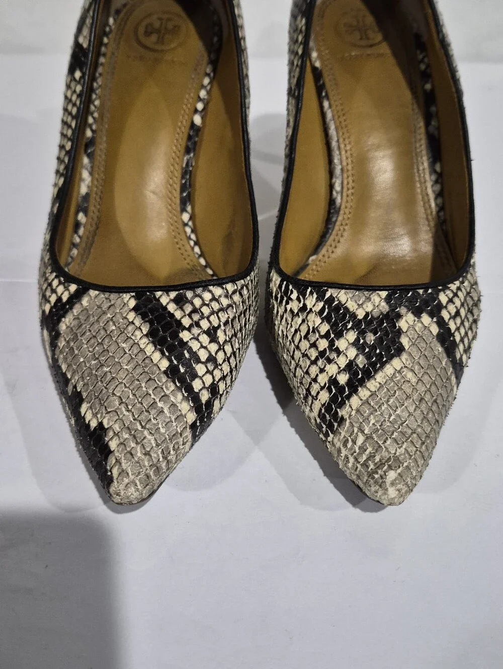 Tory Burch Black and Cream Snake-Print Pointed Toe Pumps 8.5M